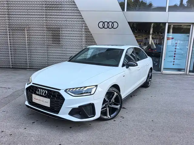 Audi A4L 40 TFSI, Люкс Драйв