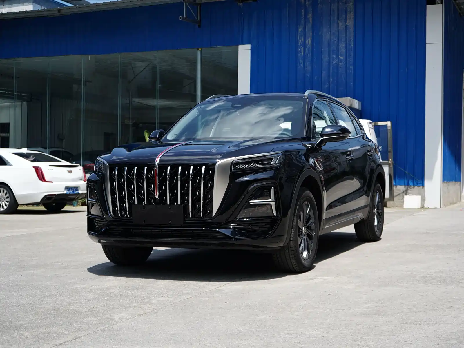 Photo 1 - Hongqi HS5