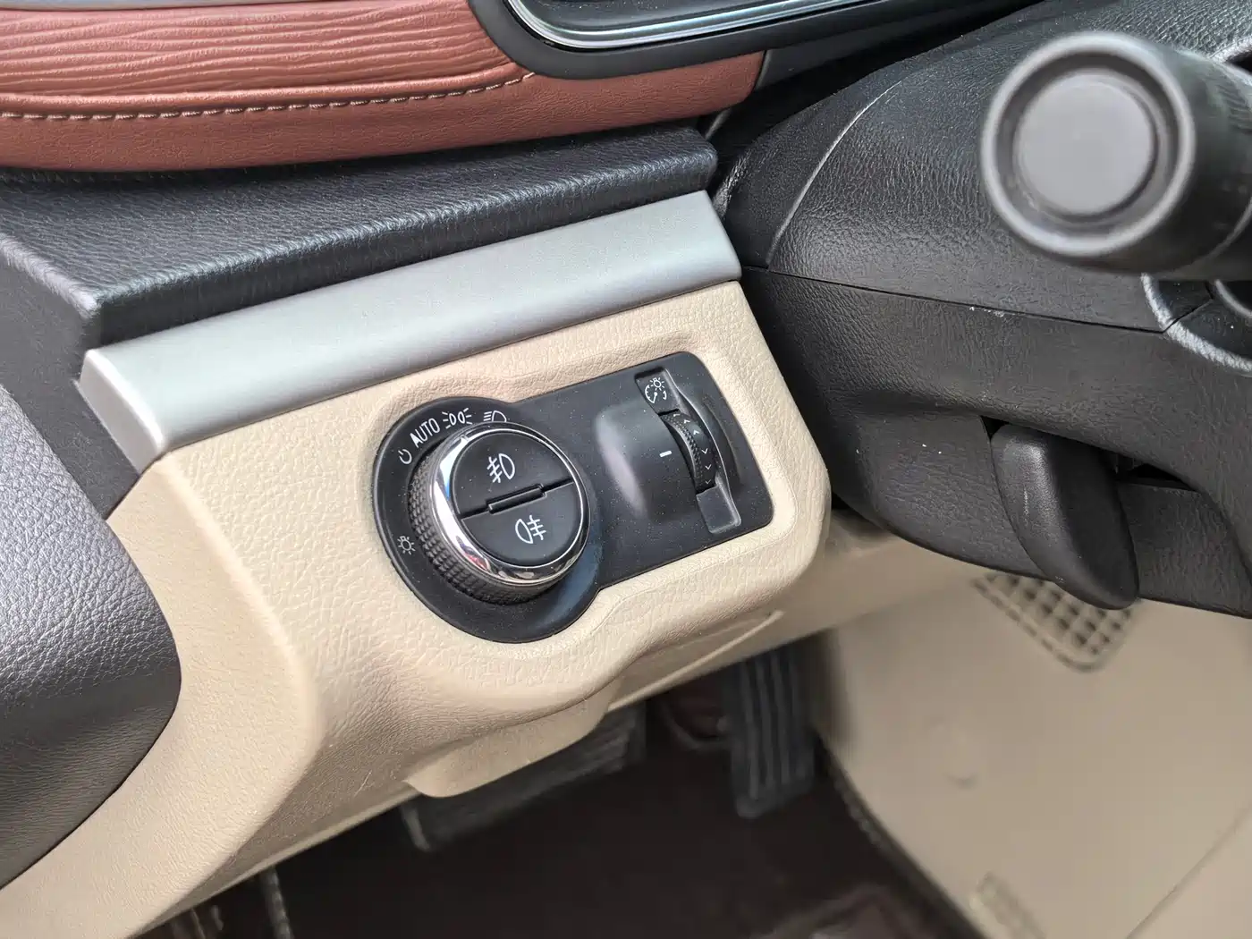 Buick GL8 2015 2.4L Luxury Business Exclusive Edition фото 10