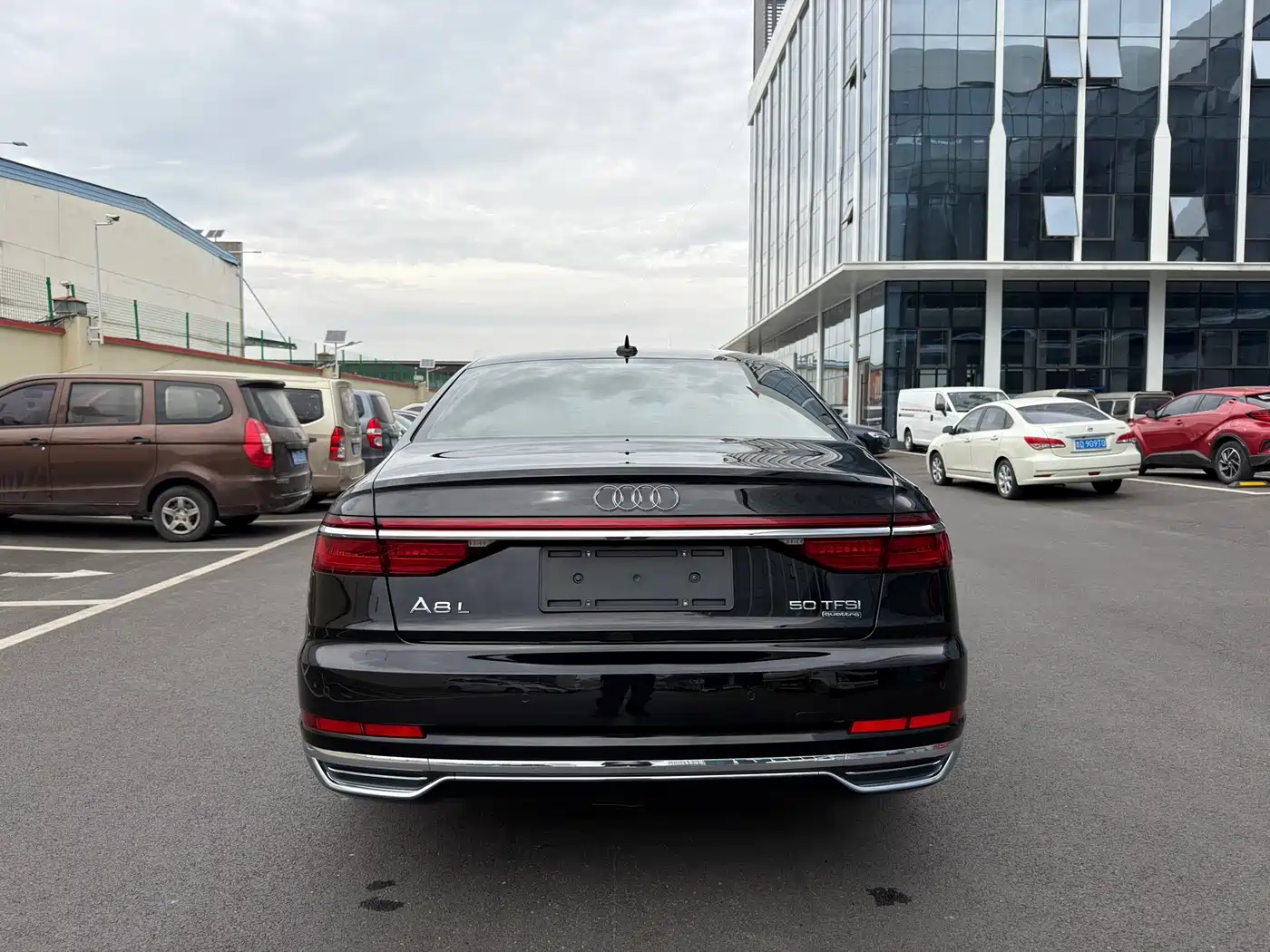 AUDI A8