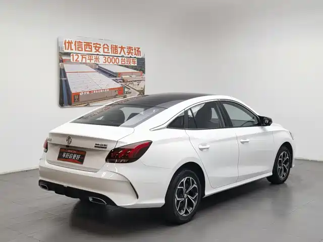 MG MG5 2022 180DVVT CVT Youth Luxury Edition — фото 2