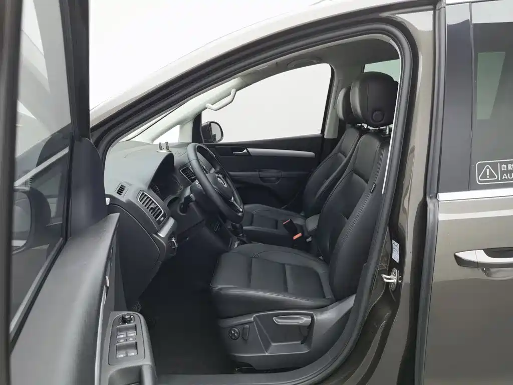 Фото 10 - Volkswagen Sharan