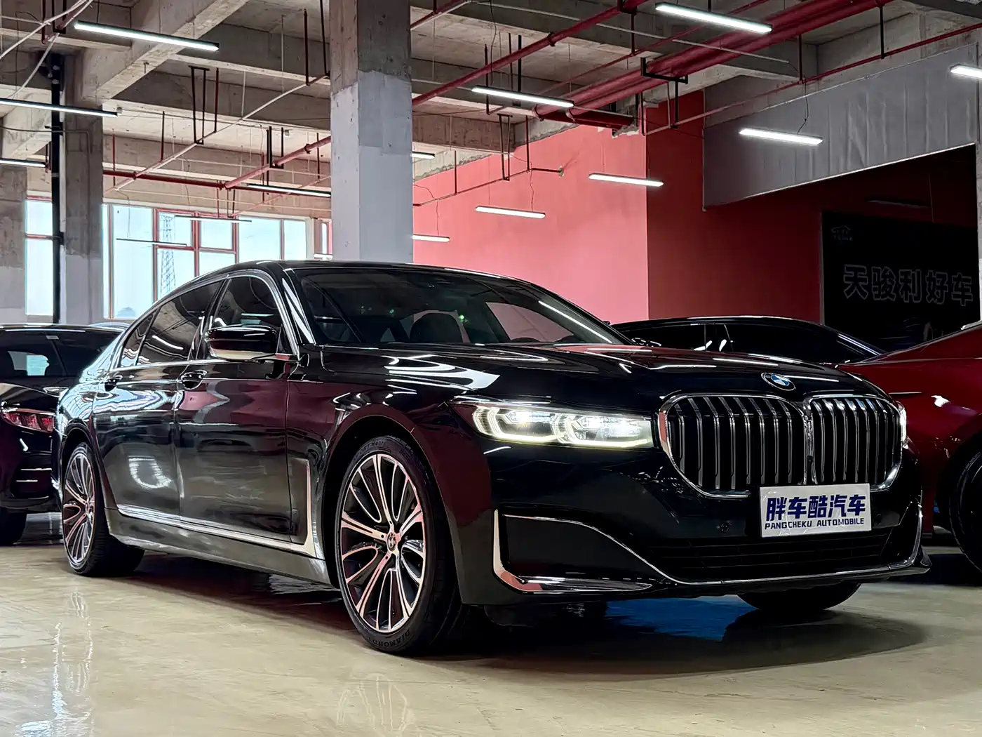 Фото 3 - BMW 7 Series