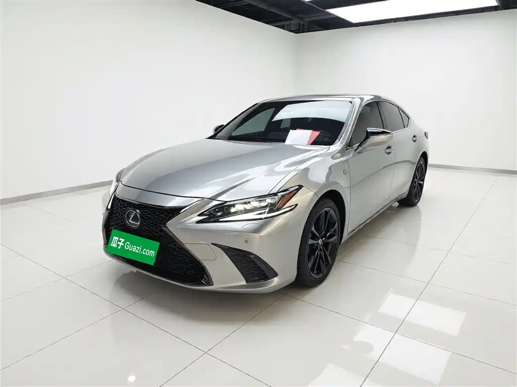 Lexus ES 2021 300h F SPORT фото 2