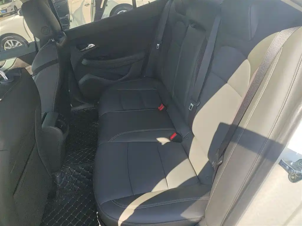 Chevrolet Malibu 2017 1.5T Automatic Luxury Edition фото 17
