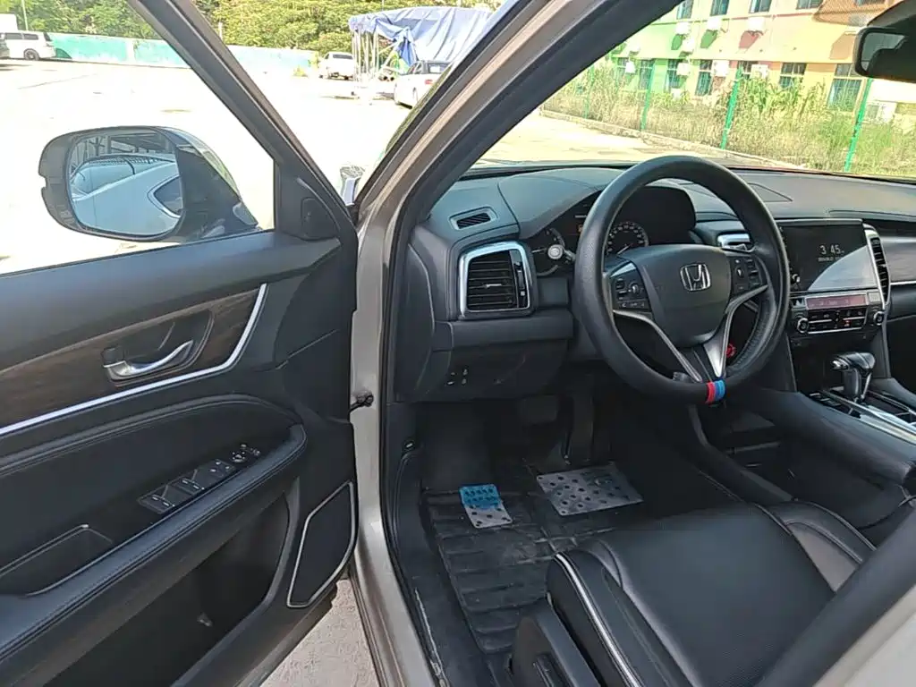 Honda UR-V 2017 2017 240TURBO 2WD Luxury Edition China V
