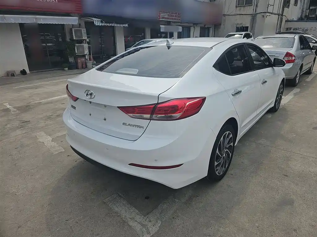 Hyundai Elantra 2019 1.5L CVT Smart Elite фото 7