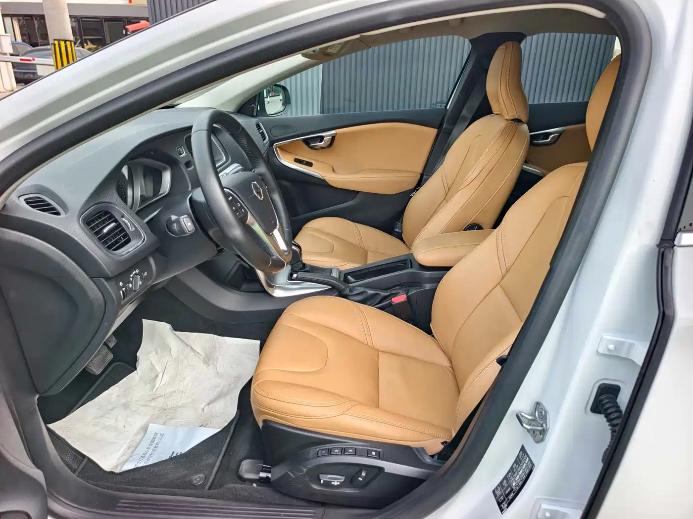 Volvo V40 2018 2018 T3 R-Design Edition