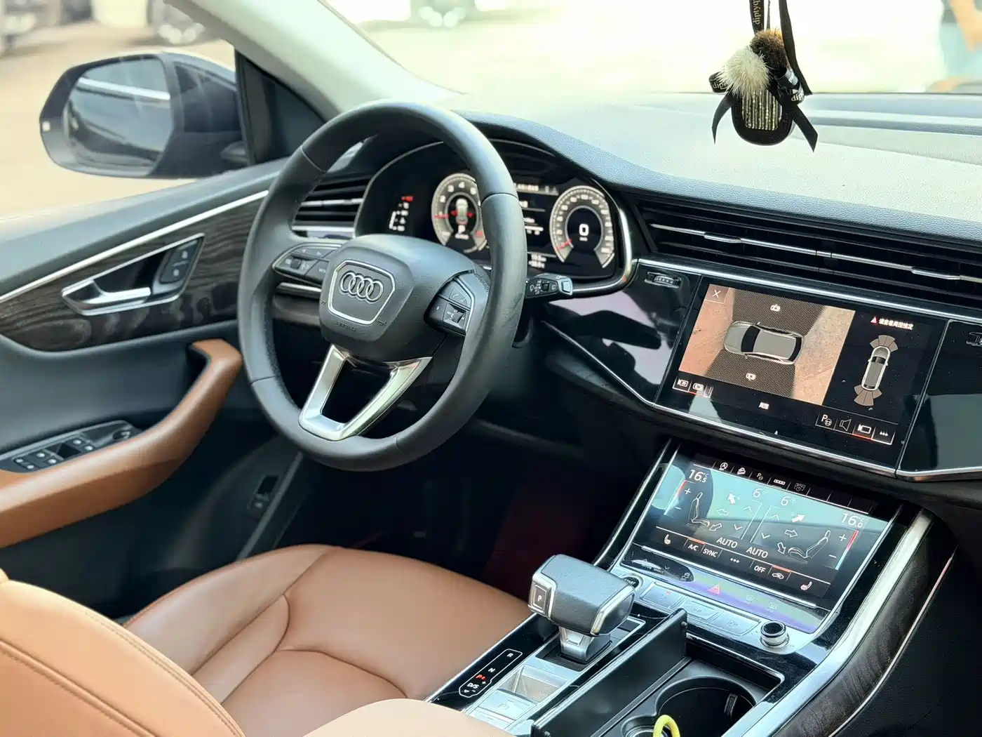 Фото 5 - Audi Q8
