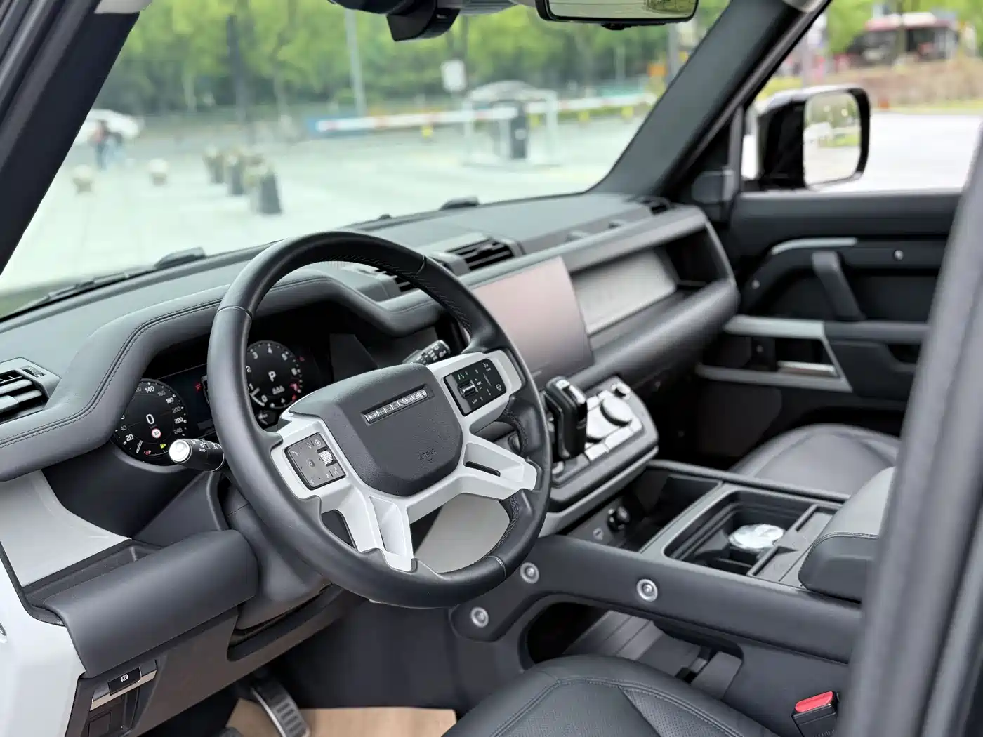 Land Rover Defender 2024 110 3.0T P400 XS фото 7