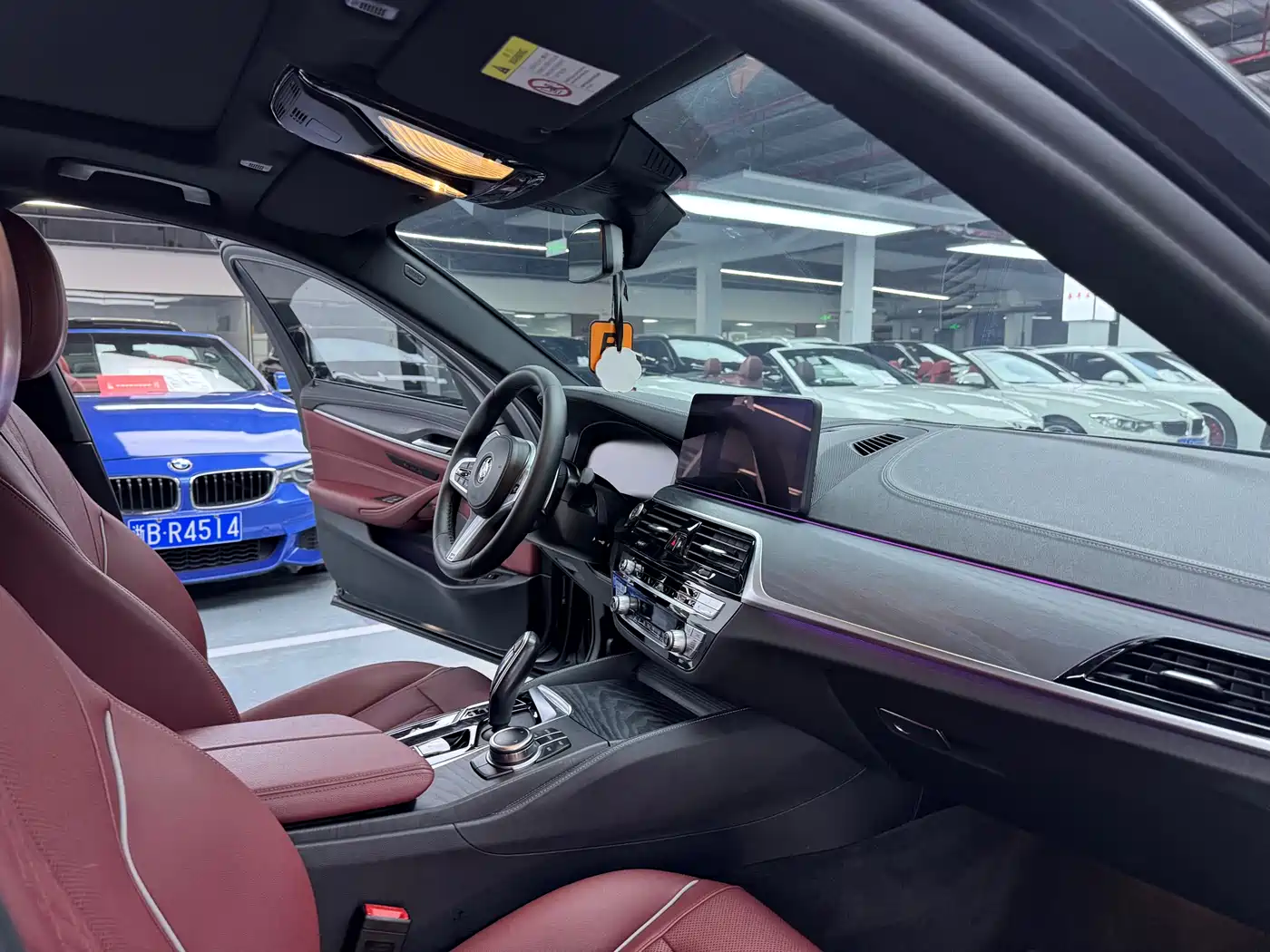 BMW 5 Series 2021 530Li Leading M Sport Package фото 17