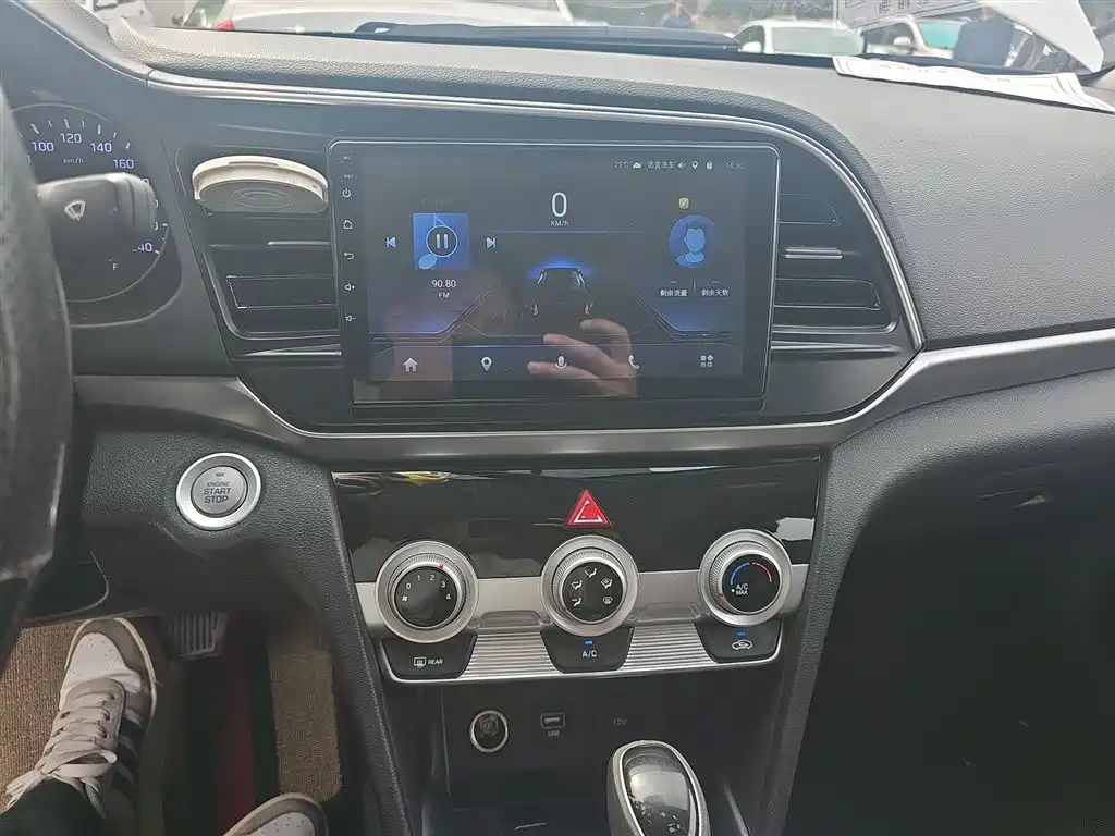 Hyundai Elantra 2019 1.5L CVT Smart Elite фото 13