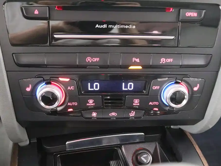 Фото 8 - Audi A4L
