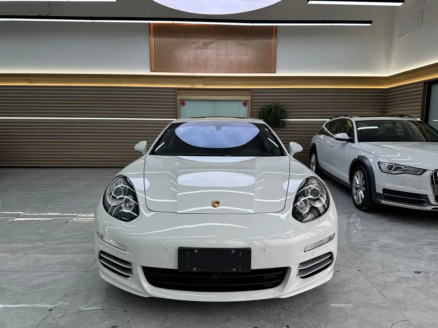 Porsche Panamera 2014 Panamera 4 Executive 3.0T фото 2