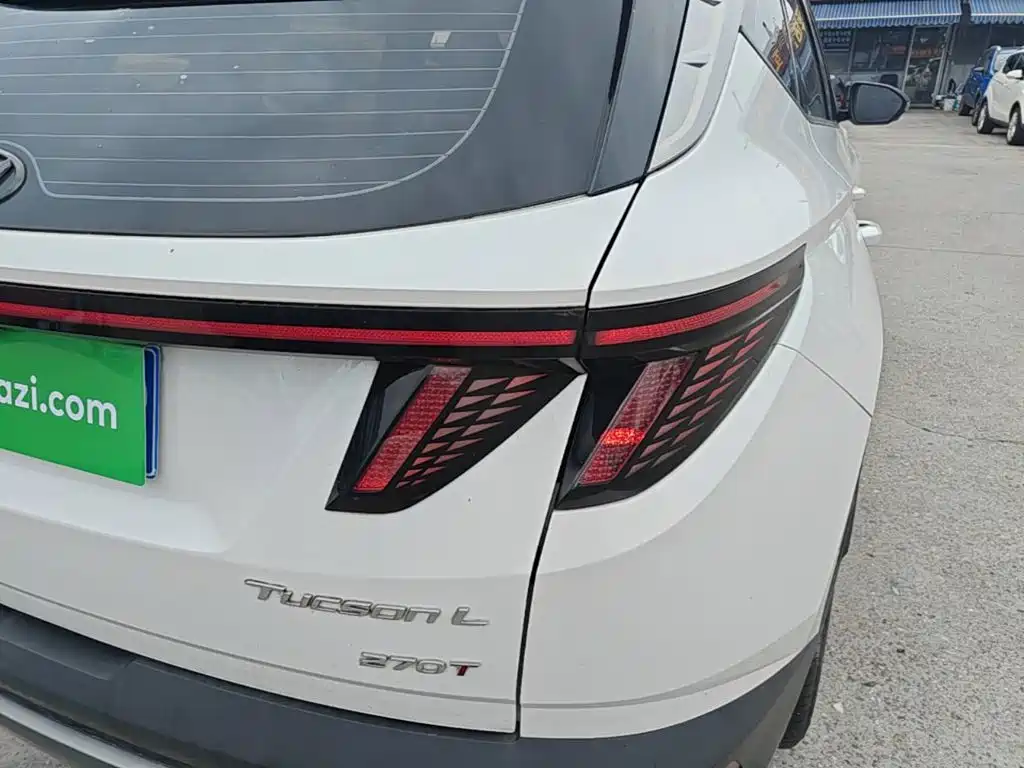 Фото 8 - Hyundai Tucson
