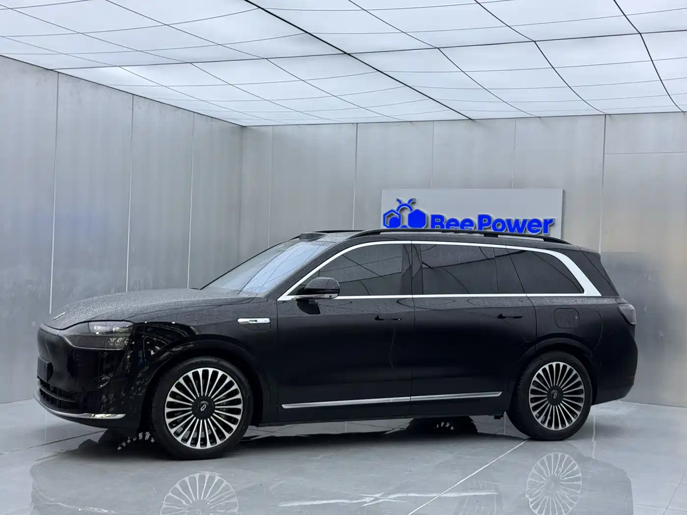  AITO Wenjie AITO M9 2024 Range Extender Max Edition 42kWh 6-seater 4