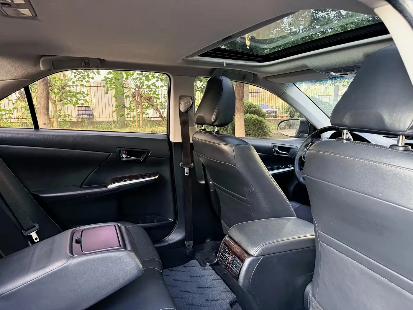 Photo 21 - Toyota Camry