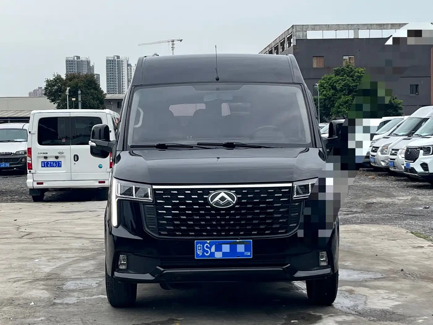 2025 SAIC Maxus Xintu V80