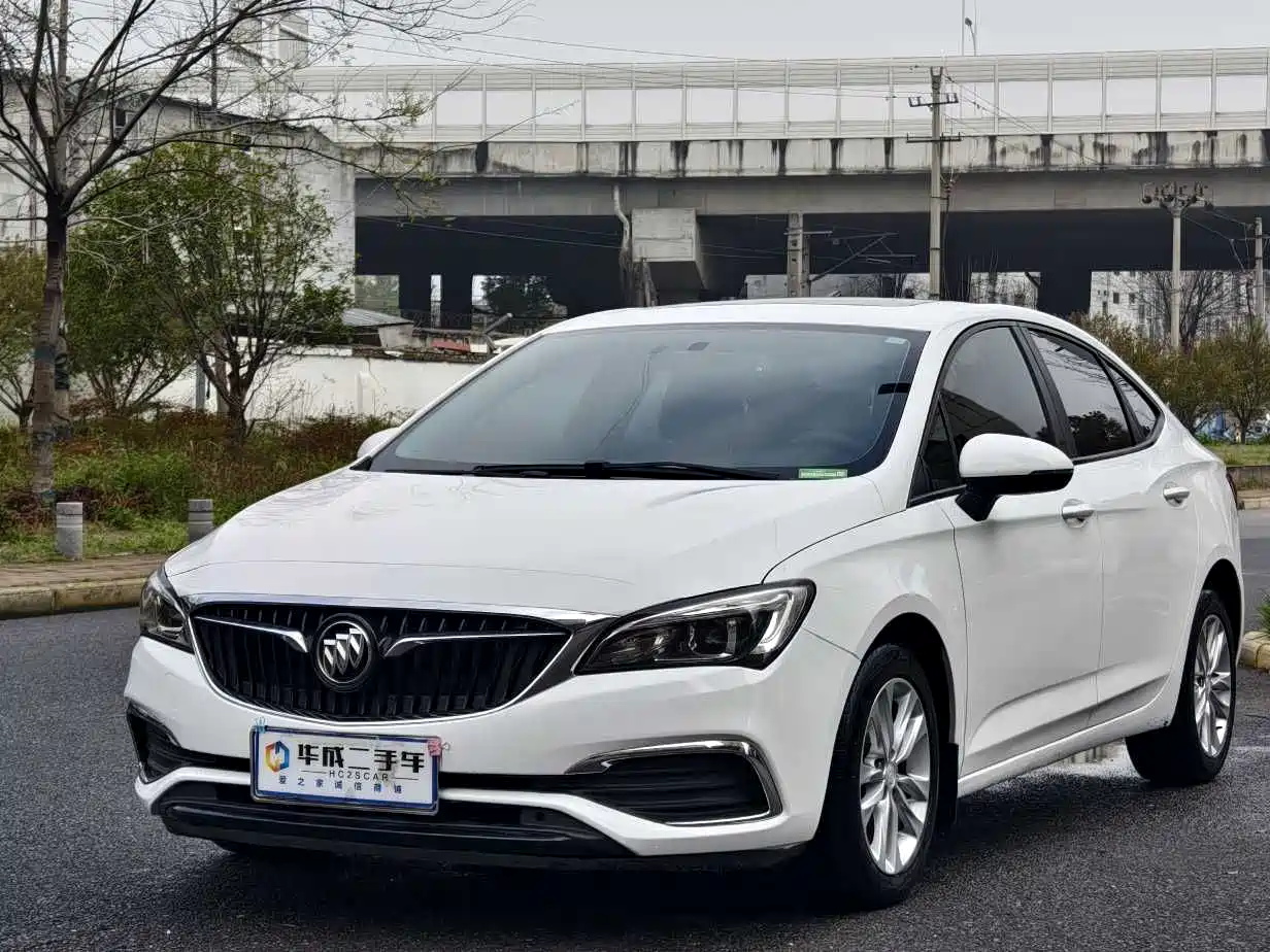 Buick Verano 2018 Sedan 20T Dual Clutch Leading