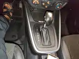 Photo 14 - Ford Escort