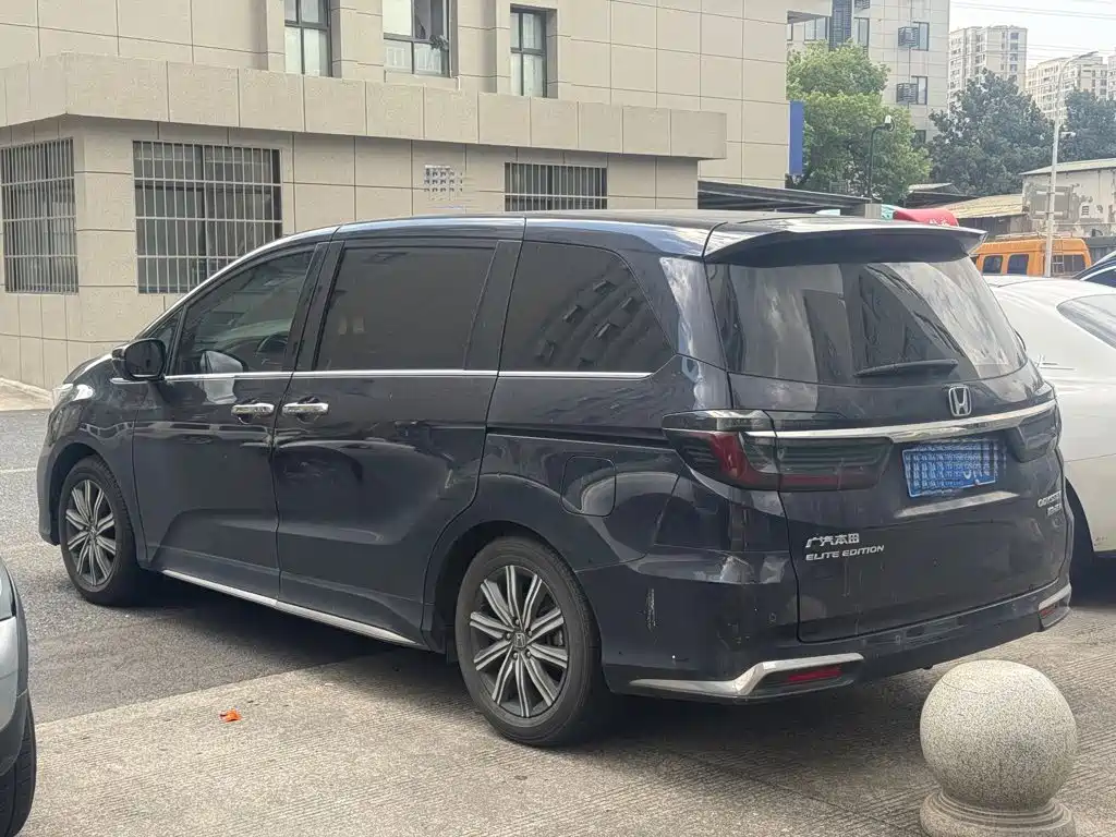 Фото 5 - Honda Odyssey