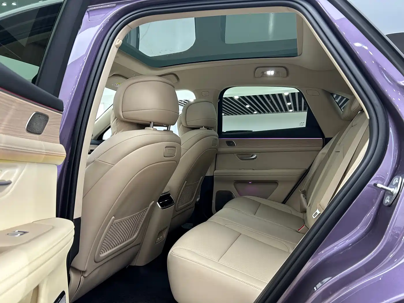 AITO Wenjie AITO M5 2025 Extended Range Ultra AWD фото 6