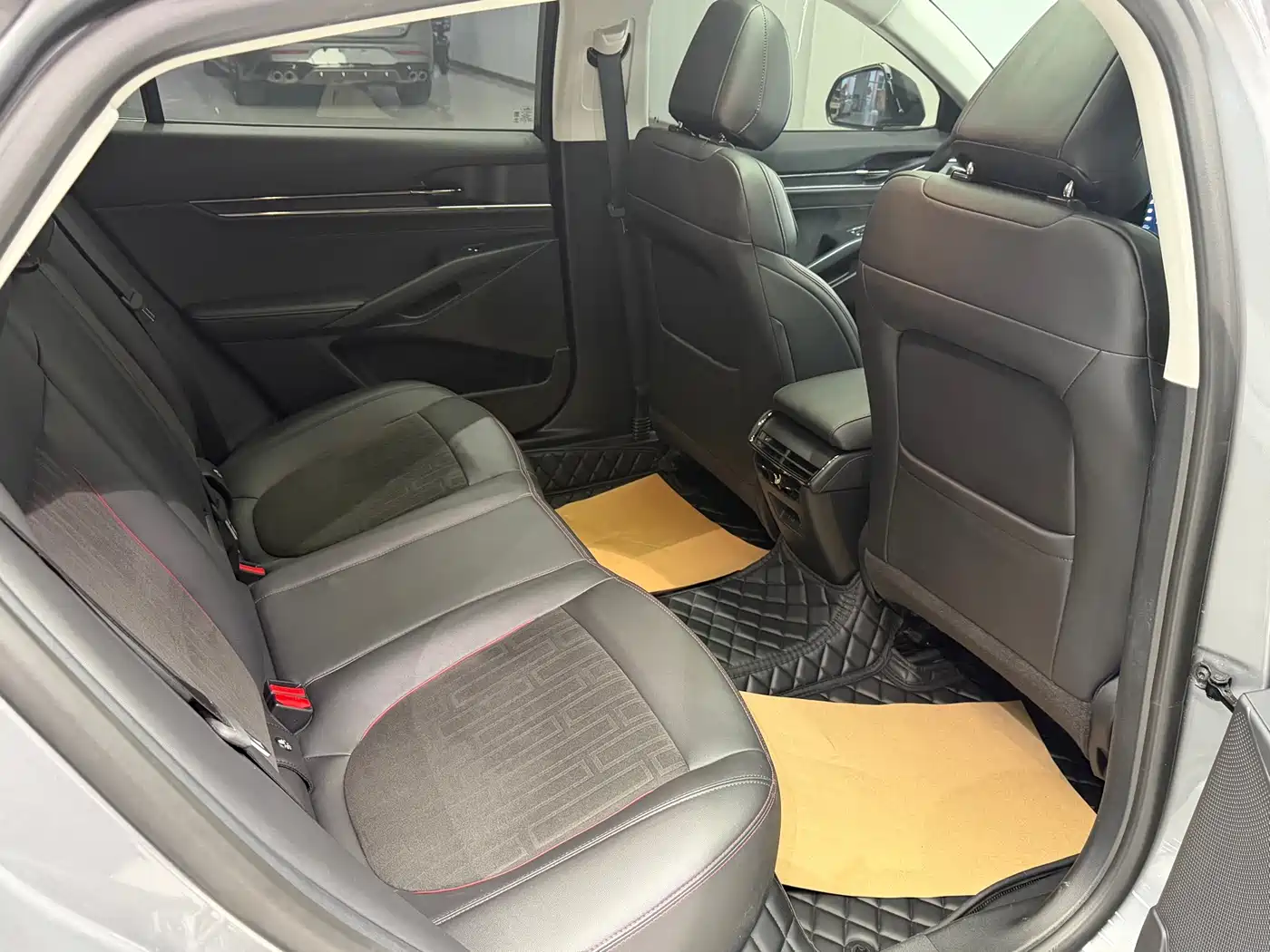 Ford Mondeo 2024 2023 EcoBoost 245 Luxury