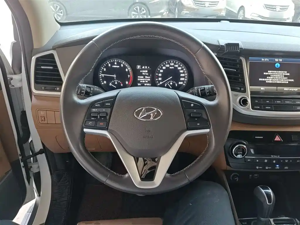 Hyundai Tucson 2015 1.6T Dual Clutch 2WD Smart фото 7