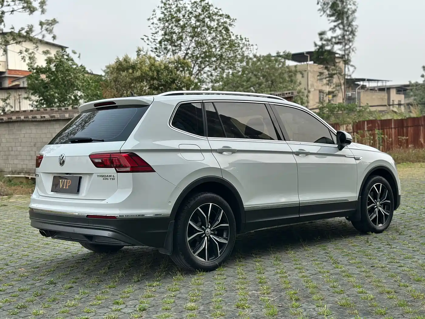 Volkswagen Tiguan L 2019 330TSI Automatic 2WD Smart Luxury Edition China VI фото 4