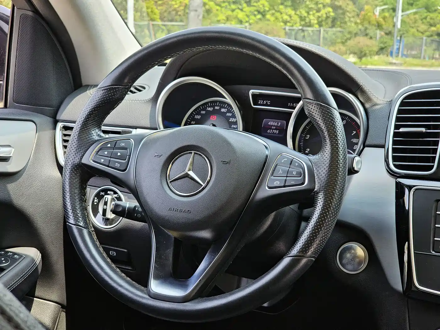 Mercedes-Benz GLE Coupe 2017 GLE 400 4MATIC Coupe SUV фото 13