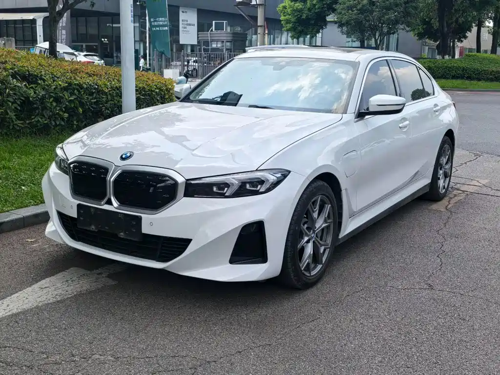 Фото 1 - BMW i3