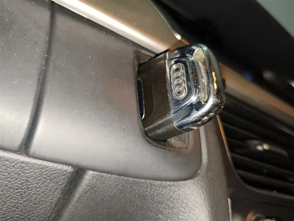Audi A4L 2013 35 TFSI Automatic Standard фото 14