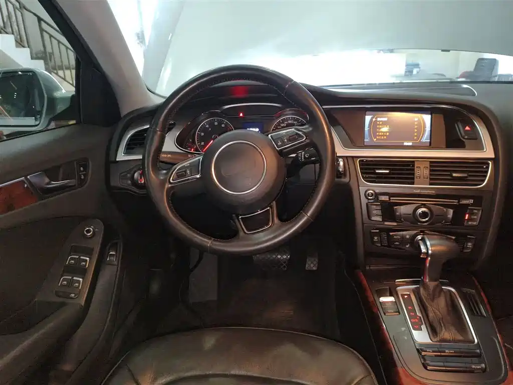 Audi A4L 2013 35 TFSI Automatic Standard фото 4