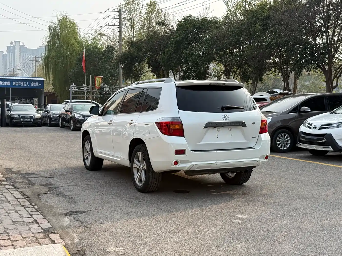 Toyota Highlander 2011 2.7L 2WD 7-seat Luxury Navigation фото 13
