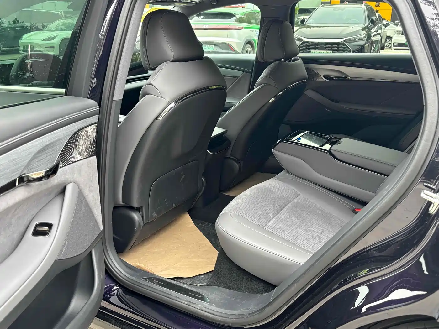 Voyah Auto VOYAH Zhuiguang 2024 PHEV AWD Ultra Long Range Flagship фото 8