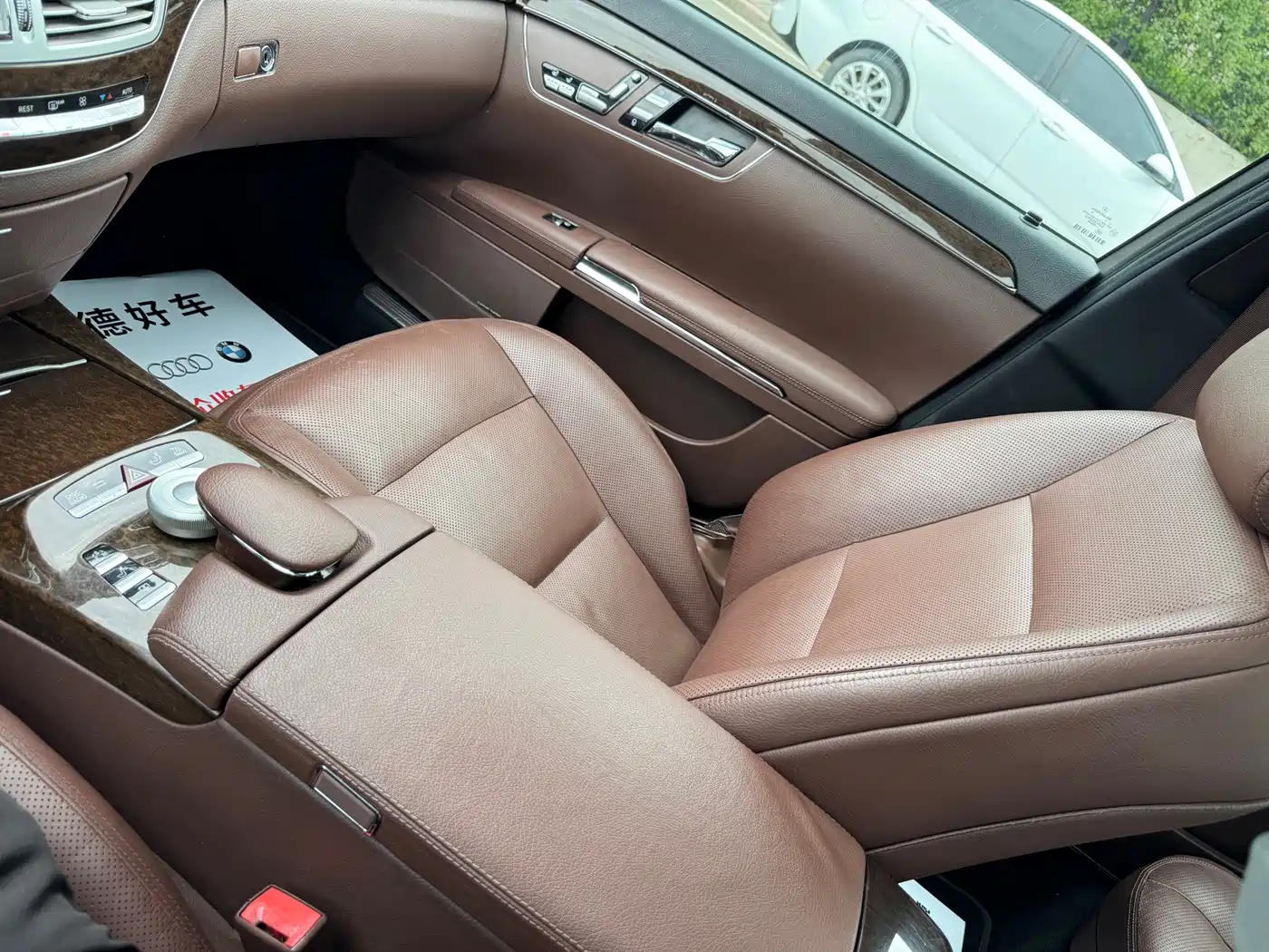 Mercedes-Benz S-Class 2012 S 300 L Luxury Grand Edition фото 17