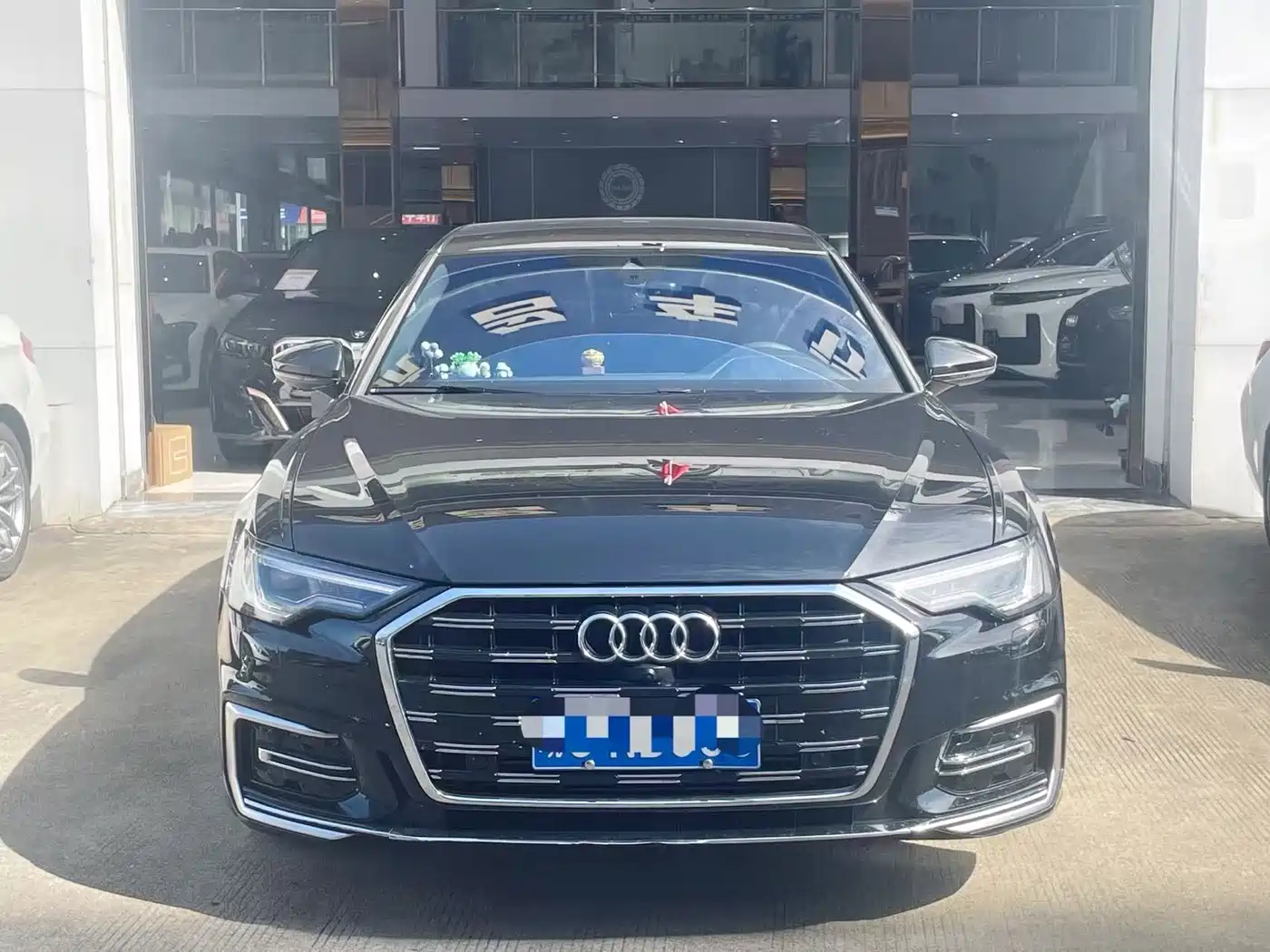 Photo 2 - Audi A6L