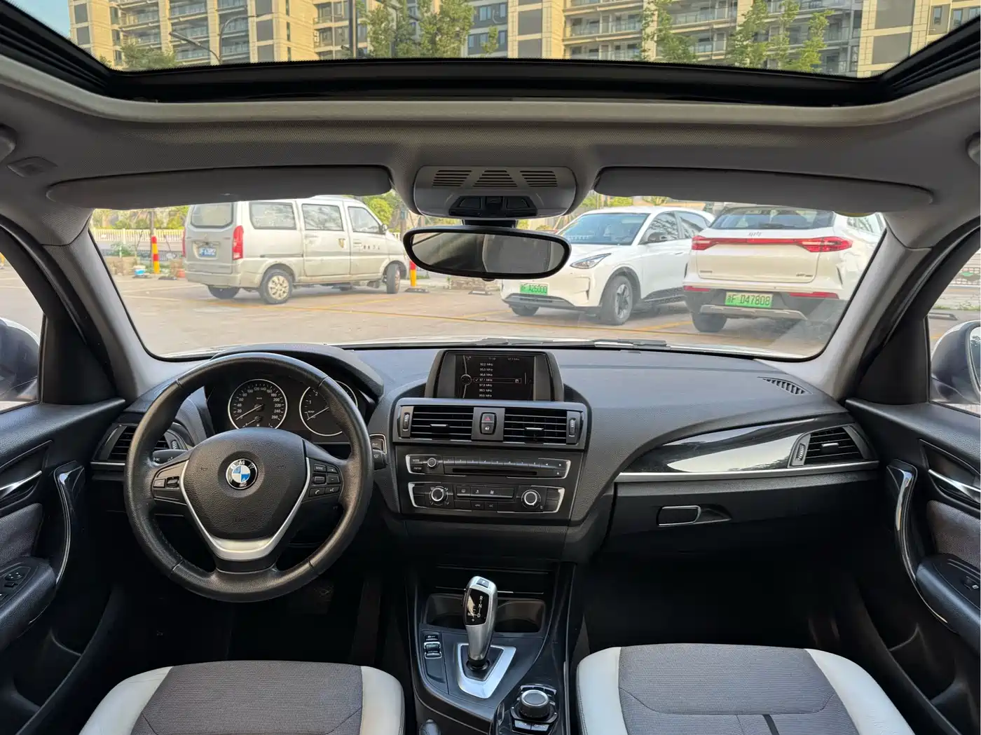 BMW 1 Series (Import) 2013 Facelift 116i Urban Model фото 11
