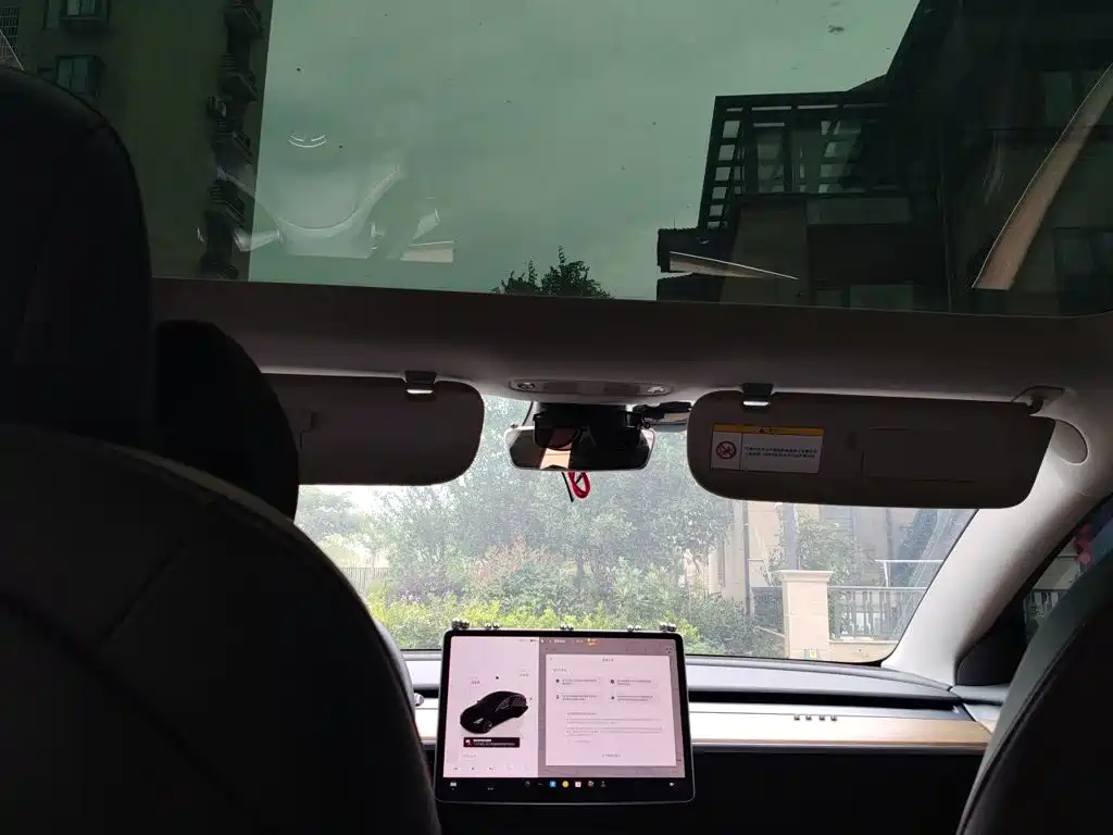 Фото 9 - Tesla Model 3