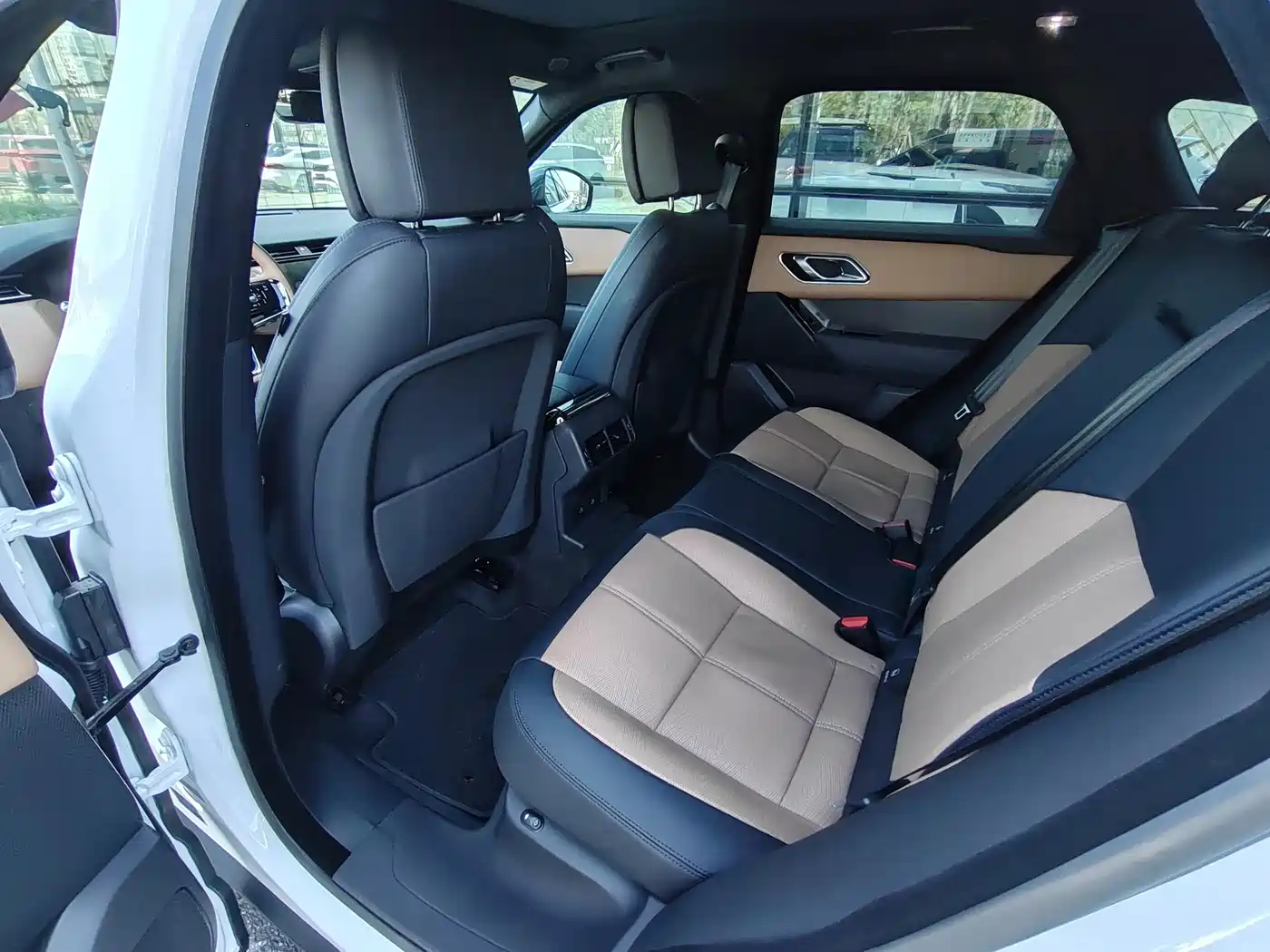Land Rover Range Rover Velar 2024 Dynamic HSE фото 15