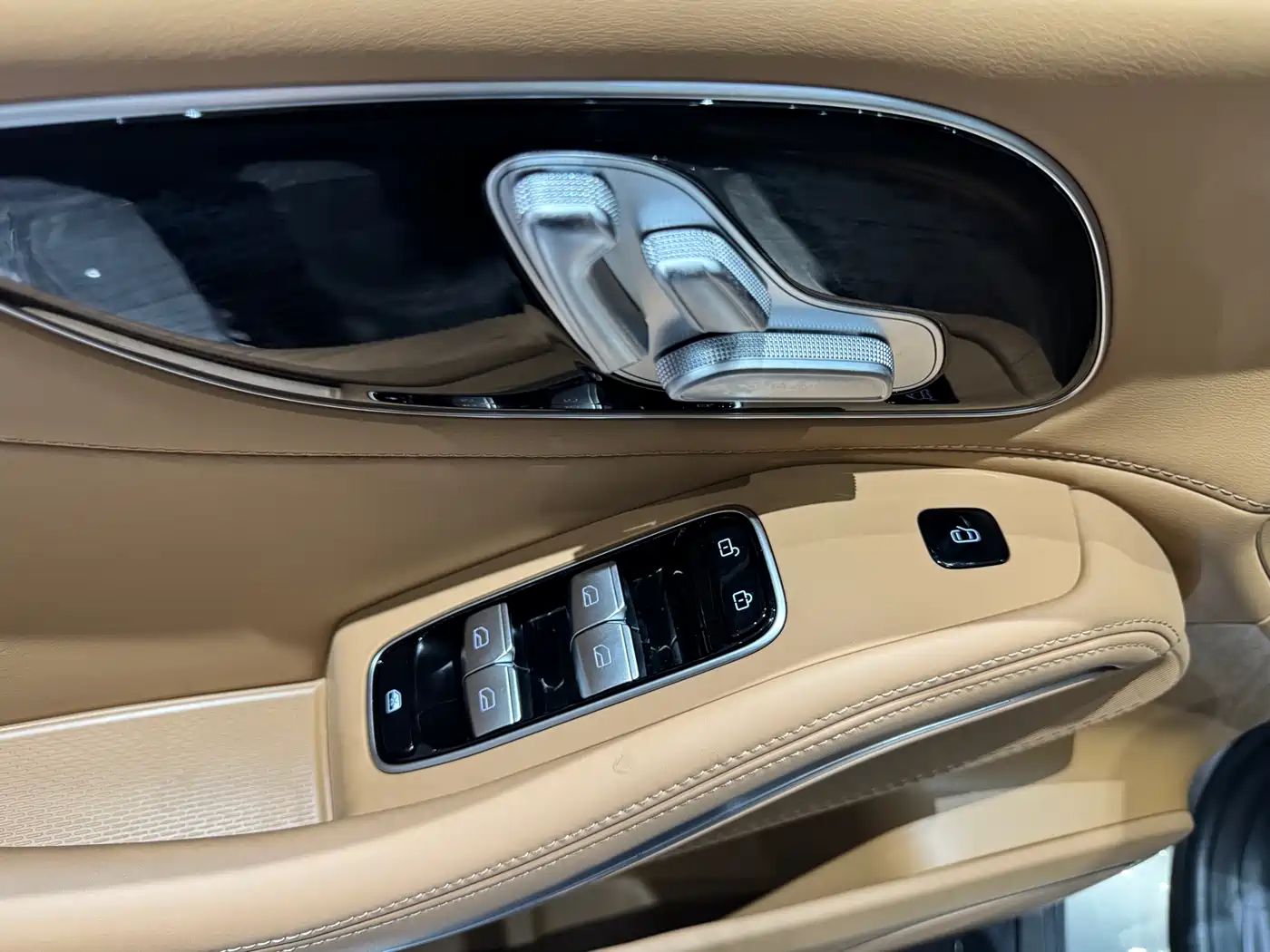 RISING AUTO FEIFAN R7