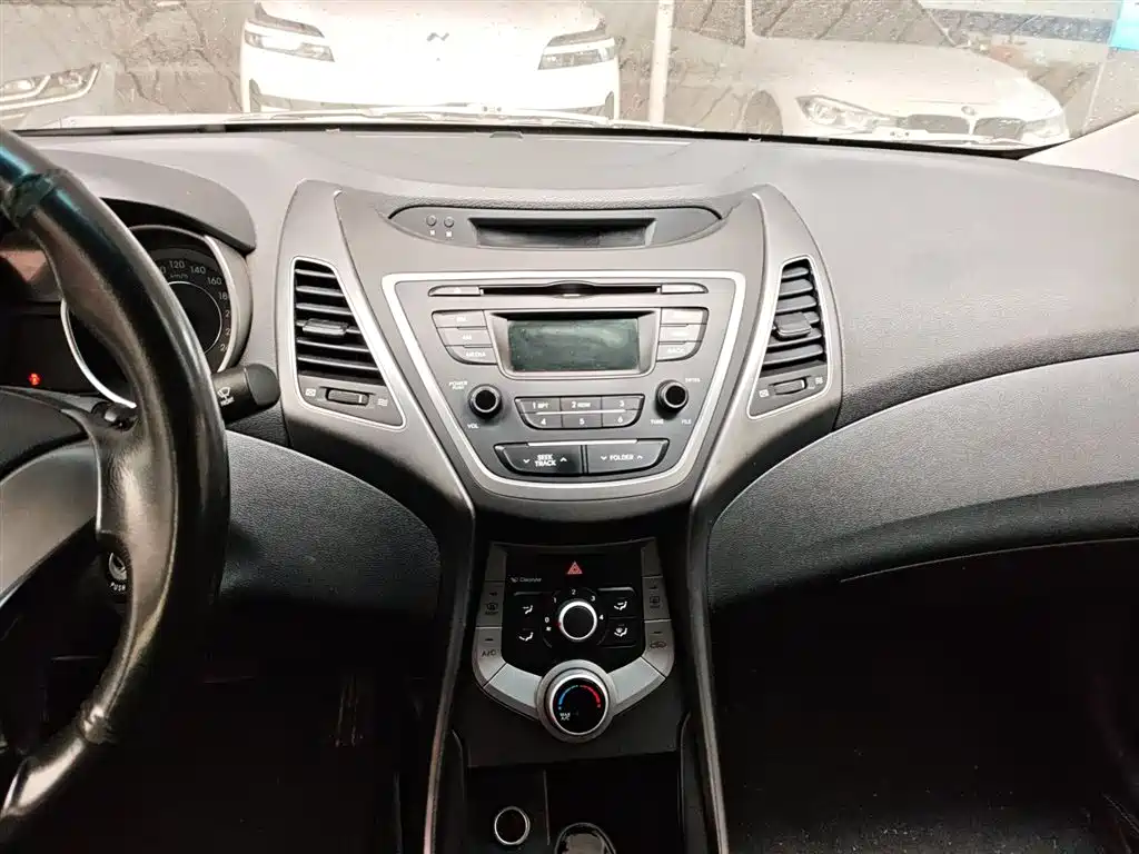Hyundai Langdong 2016 1.6L Automatic Smart Edition фото 9