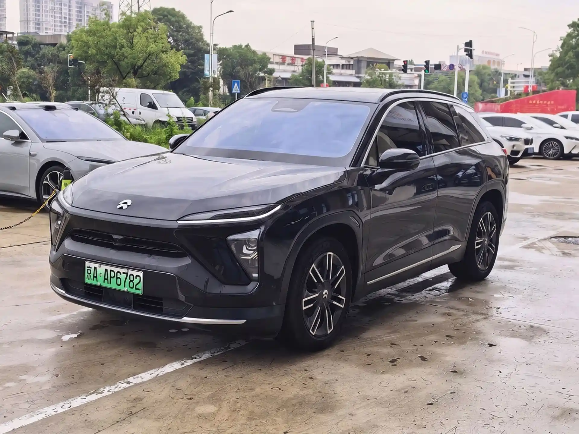 Фото 1 - NIO ES6
