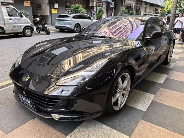 Ferrari GTC4Lusso 2017 3.9T V8