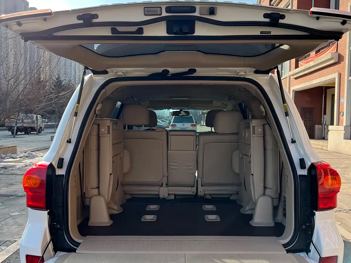 Toyota Land Cruiser 2012 4.0L Automatic VX фото 18