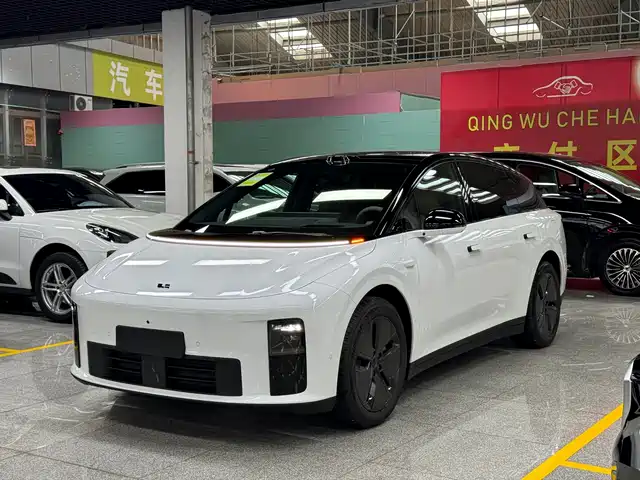  Li Auto Li Auto i6 2025 2WD Base Model