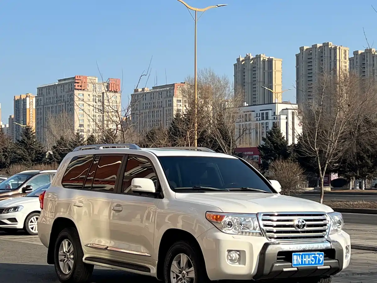 Toyota Land Cruiser 2012 4.0L Automatic VX фото 6