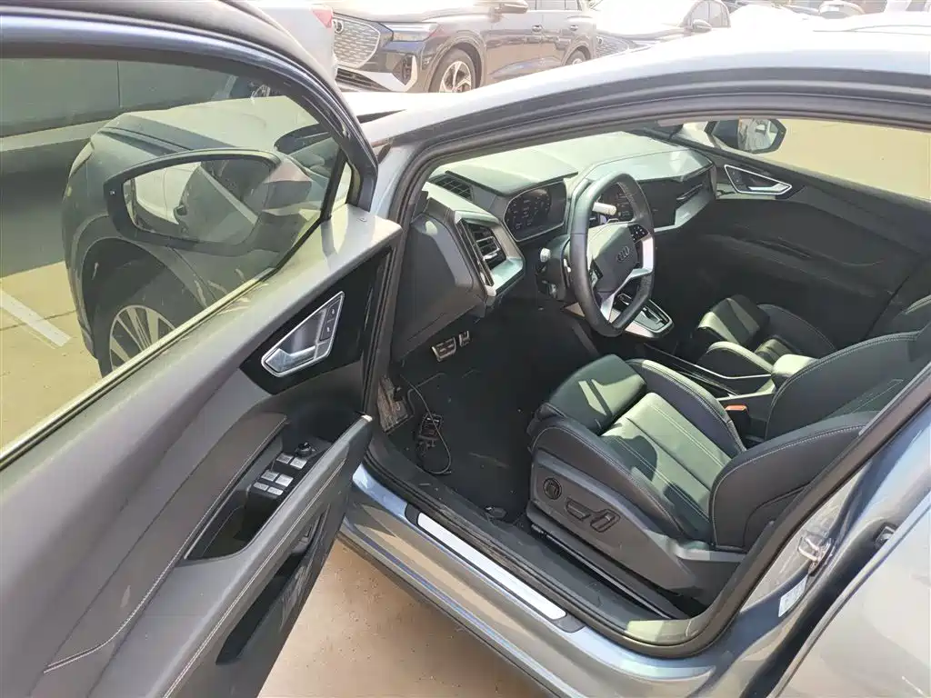 Audi Q4 e-tron 2024 40 e-tron Pioneer Edition фото 16
