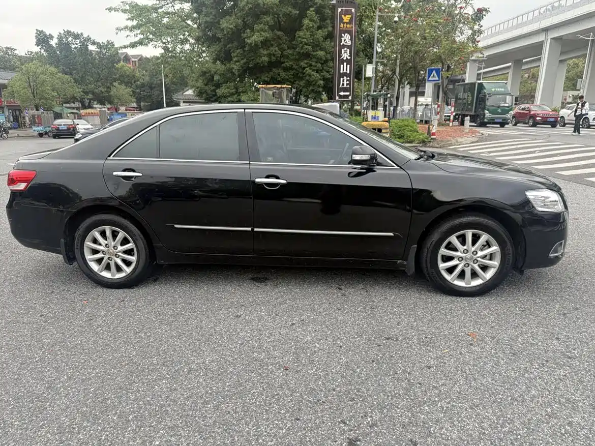 Photo 4 - Toyota Camry