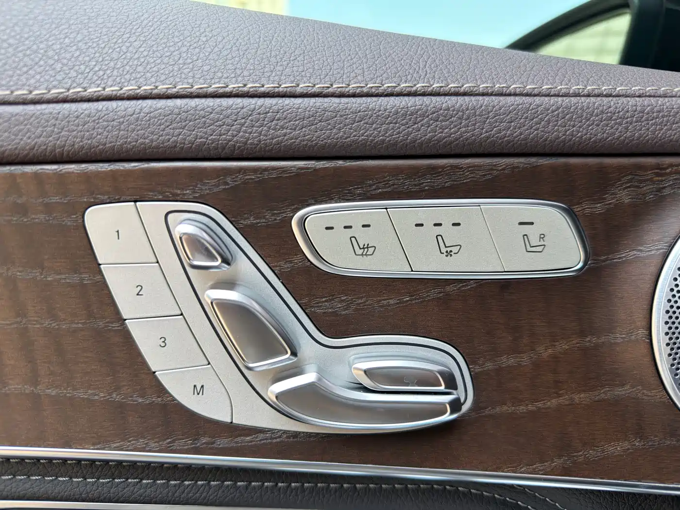 Mercedes-Benz GLC 2020 Facelift GLC 300 L 4MATIC Dynamic фото 12